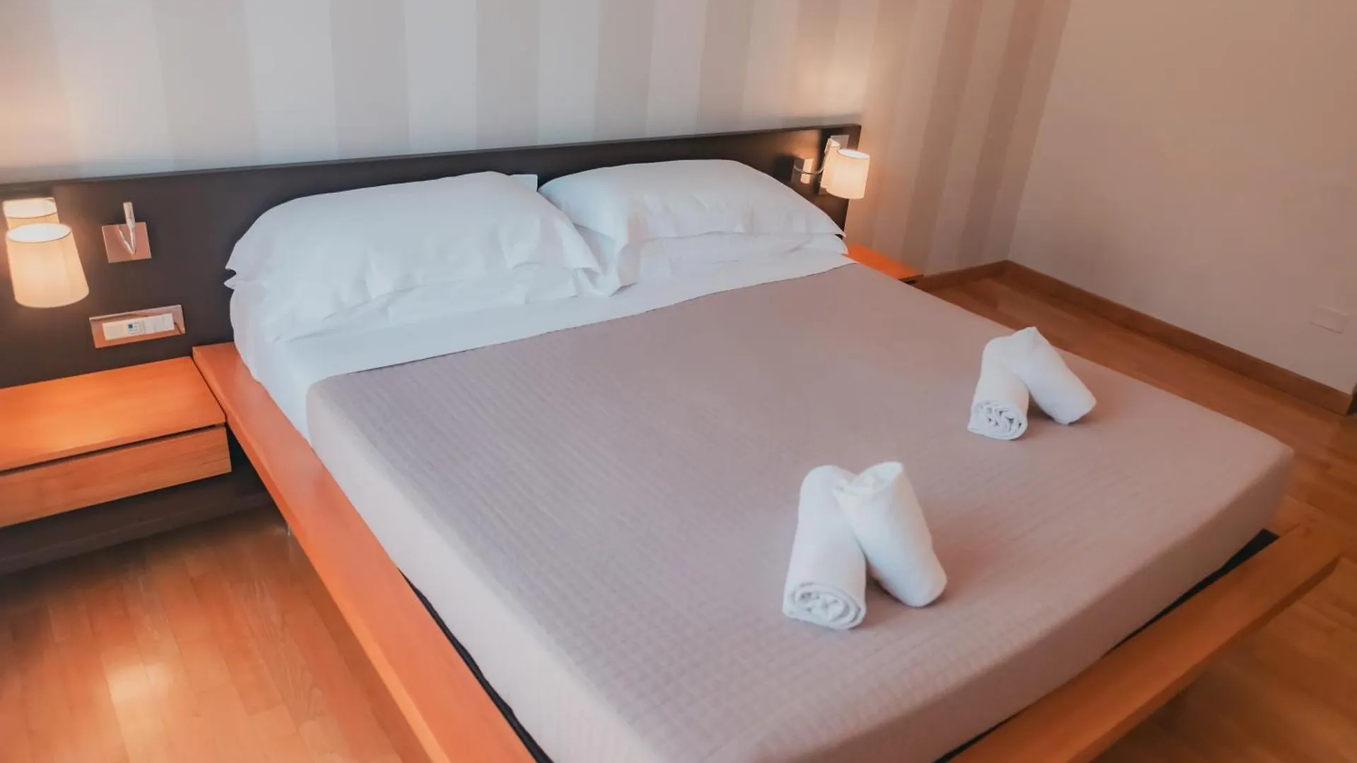 Ahg Donna Silvia Wellness Hotel Manerba del Garda