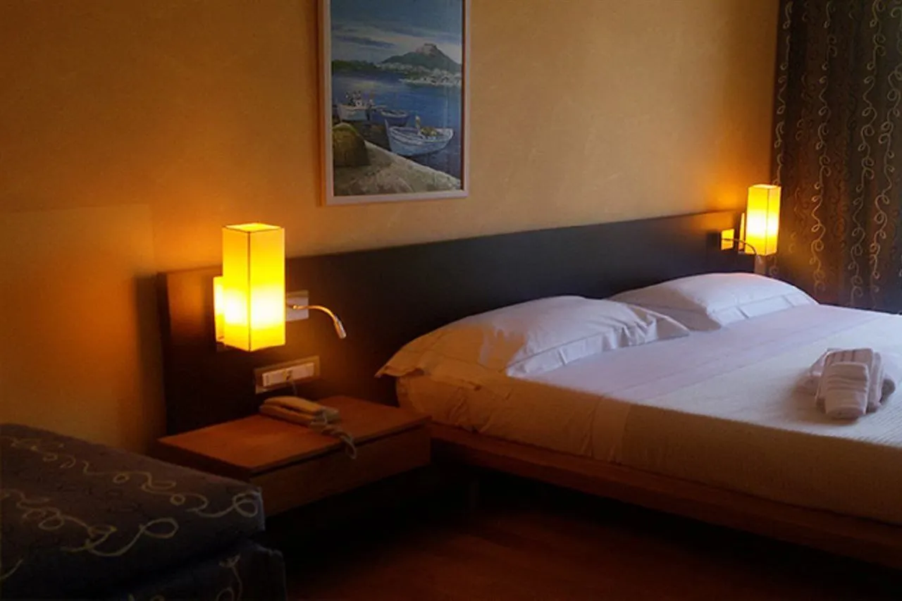 Ahg Donna Silvia Wellness Hotel Manerba del Garda