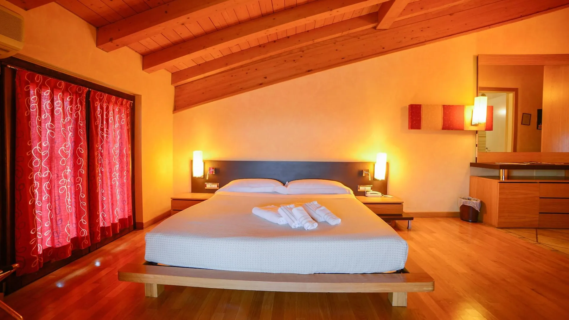 Ahg Donna Silvia Wellness Hotel Manerba del Garda