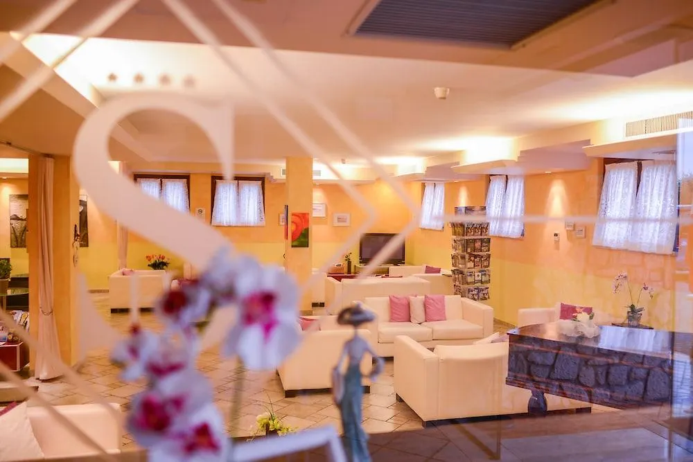Ahg Donna Silvia Wellness Hotel Manerba del Garda