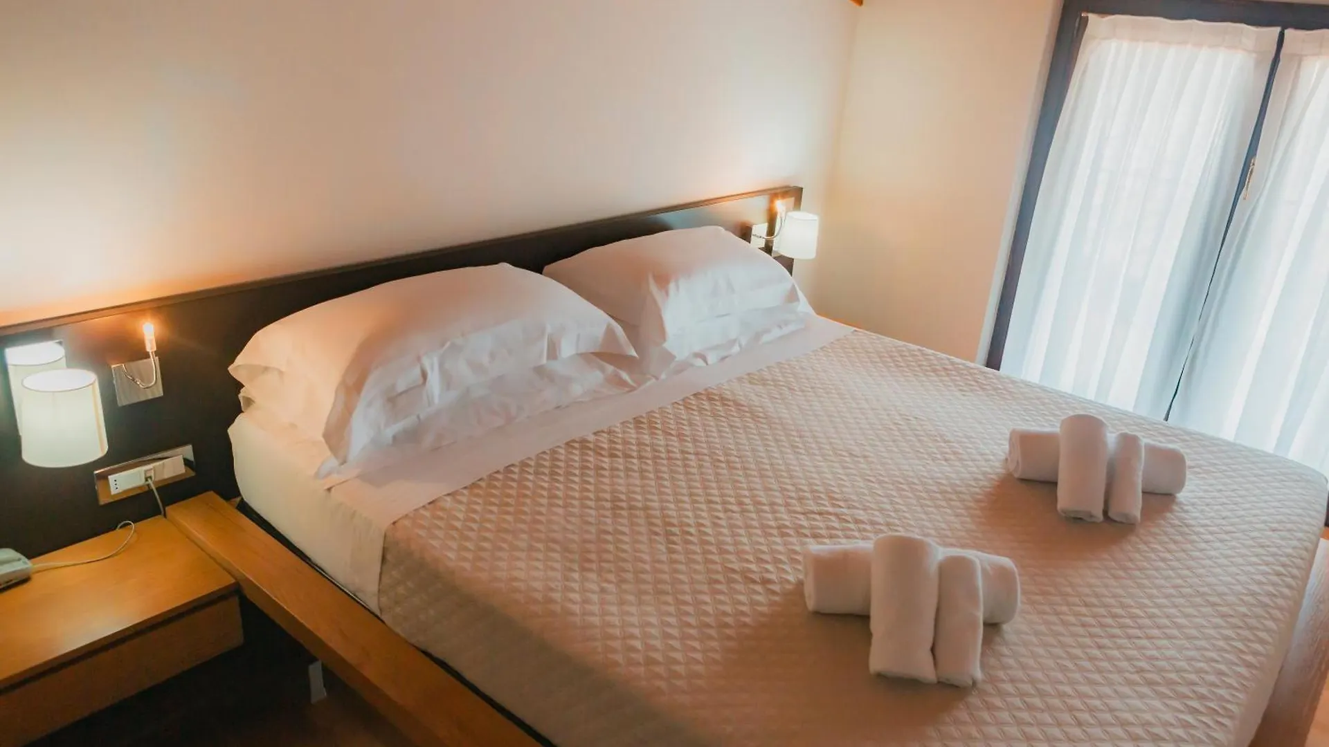 Ahg Donna Silvia Wellness Hotel Manerba del Garda